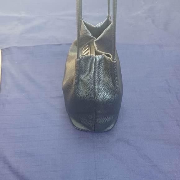 Black purse - Picture 4 of 11